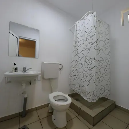 招待所 Dharma House *